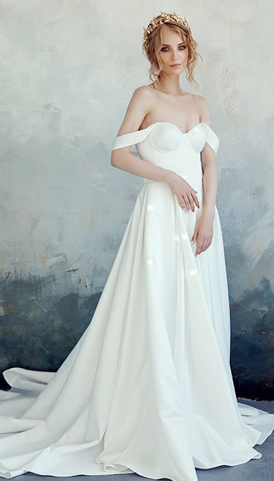 abito da sposa semplice collezione 2020